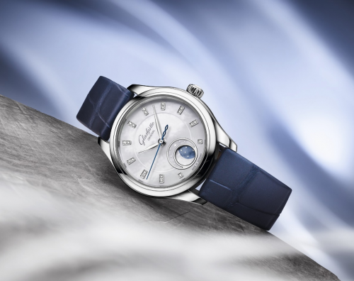 �����յ�ԭ��ȫ��Сҹ�����������ҫ���࣬�����ִ�Ů��