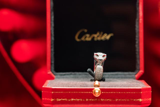 ������󲻸ߣ�������ĸ��˾�����鱦ҵ��Ϊ��