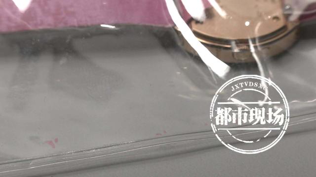 ����35800Ԫ������Ķ��ֲ��������ڶ����������ɫ��м��