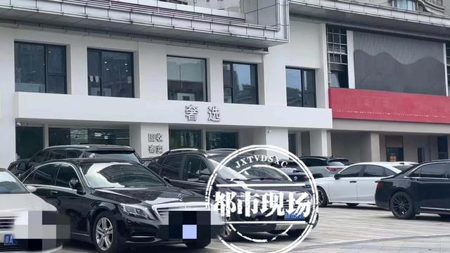 ����35800Ԫ������Ķ��ֲ��������ڶ����������ɫ��м��