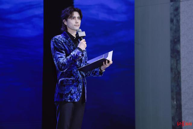 ������ʮ�x�������봫�桱70����������Ϻ����У�����������ʽ��Ļ