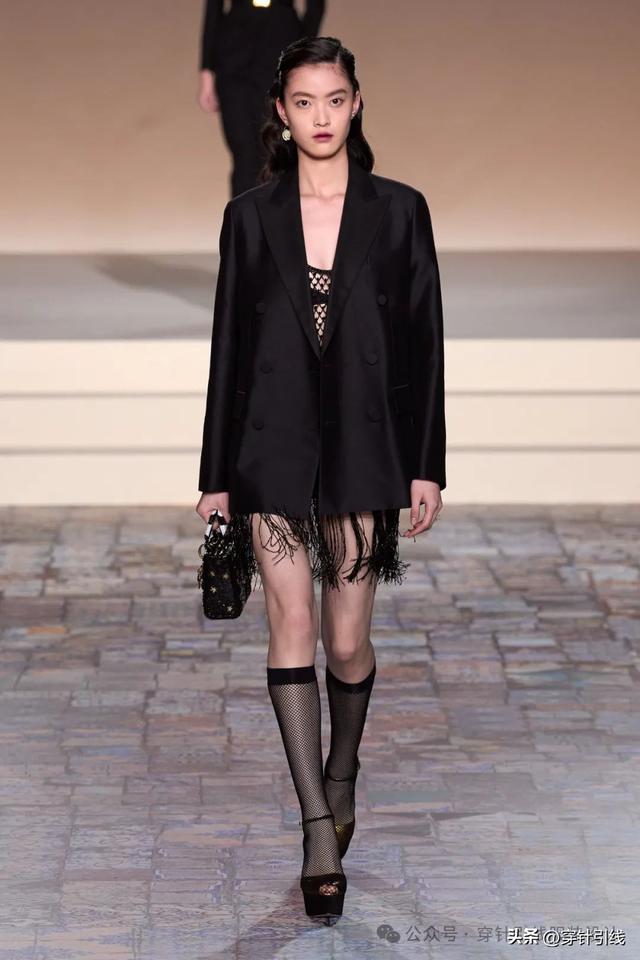 Dior��"The New Look"�����������ﲻͬʱ���ĵϰ±�־��������