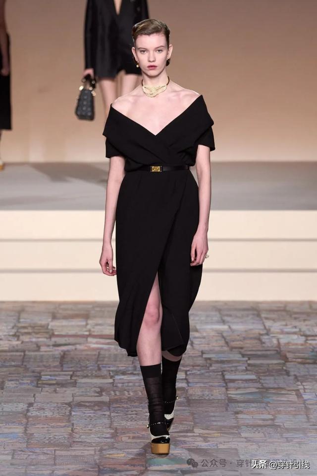 Dior��"The New Look"�����������ﲻͬʱ���ĵϰ±�־��������