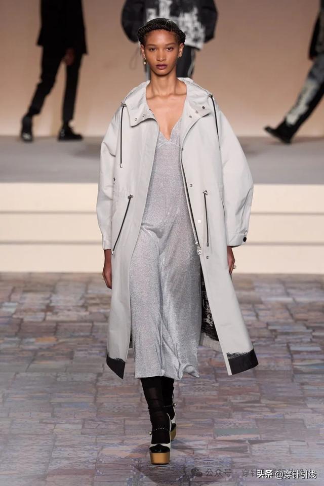 Dior��"The New Look"�����������ﲻͬʱ���ĵϰ±�־��������