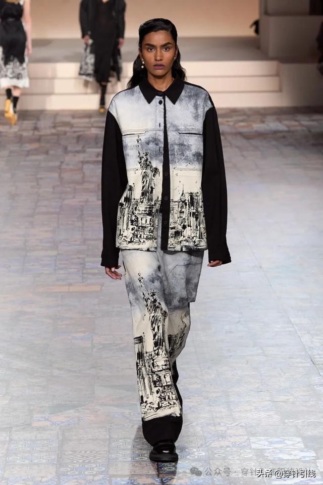 Dior��"The New Look"�����������ﲻͬʱ���ĵϰ±�־��������