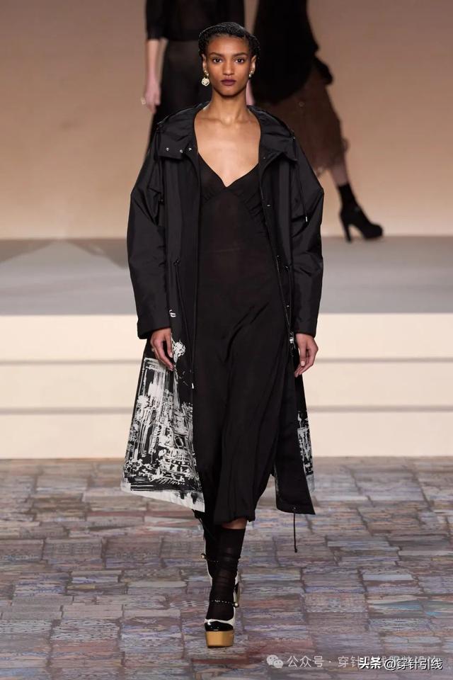 Dior��"The New Look"�����������ﲻͬʱ���ĵϰ±�־��������