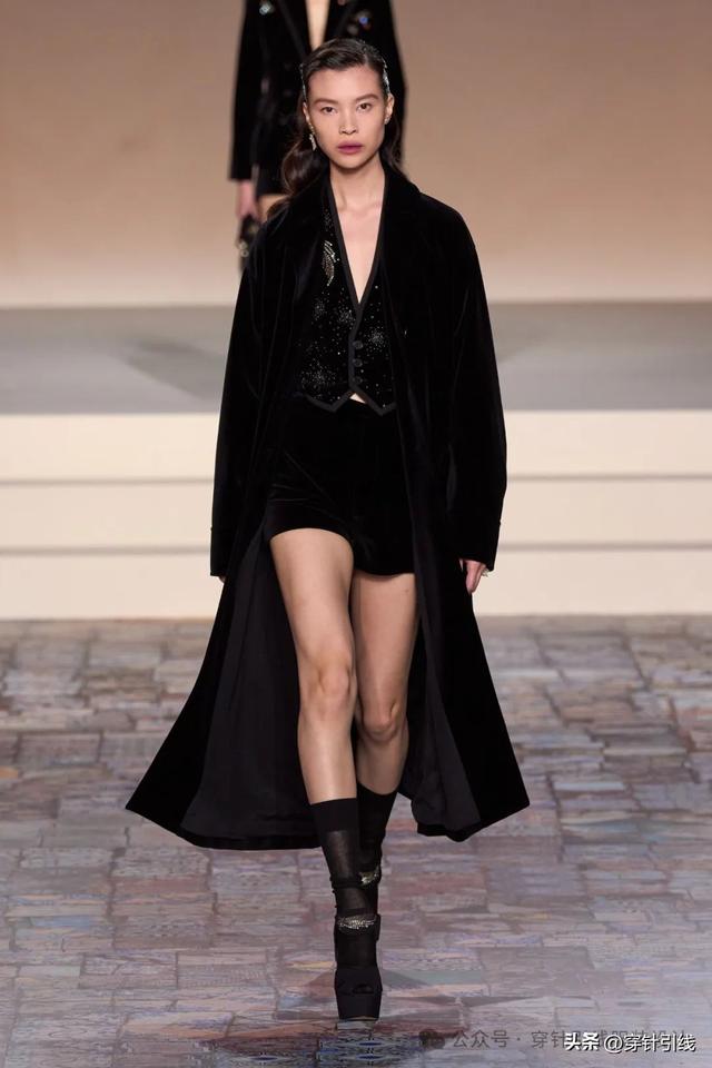 Dior��"The New Look"�����������ﲻͬʱ���ĵϰ±�־��������