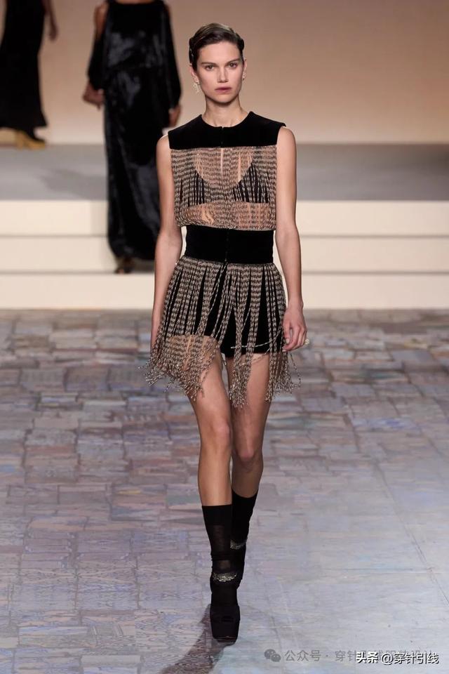 Dior��"The New Look"�����������ﲻͬʱ���ĵϰ±�־��������