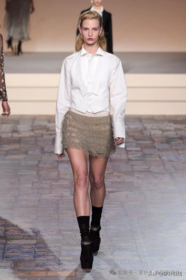 Dior��"The New Look"�����������ﲻͬʱ���ĵϰ±�־��������