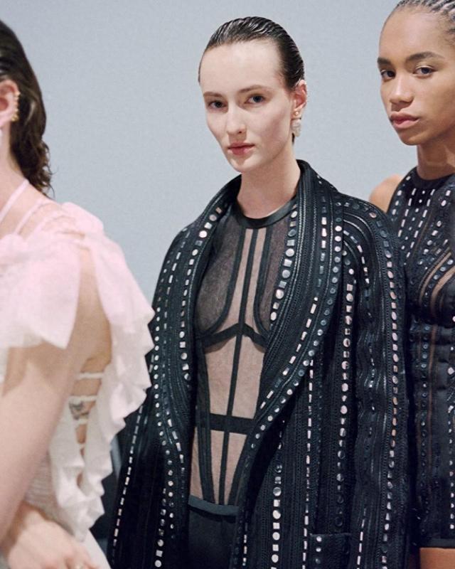 �ϰ¶����ﶬ�߶��㣺�˶�Ԫ����ŵ�������ײ