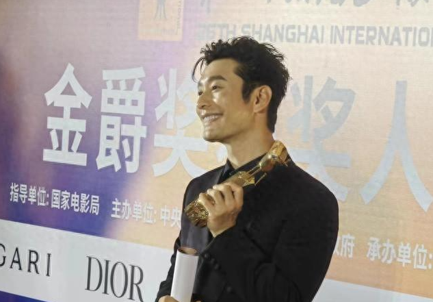 �Ϻ�������֮ҹ��̻��¶�����������ޣ�ȴ��85�������ǰ��Ȼʧɫ