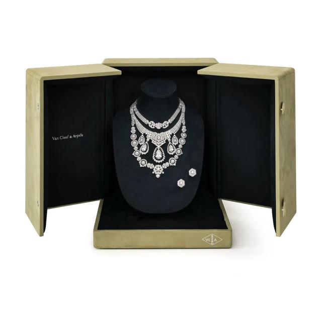 580����Ԫ����������Ȼ����1��7�����������ű��������