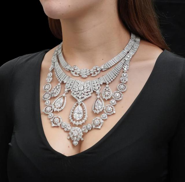 580����Ԫ����������Ȼ����1��7�����������ű��������