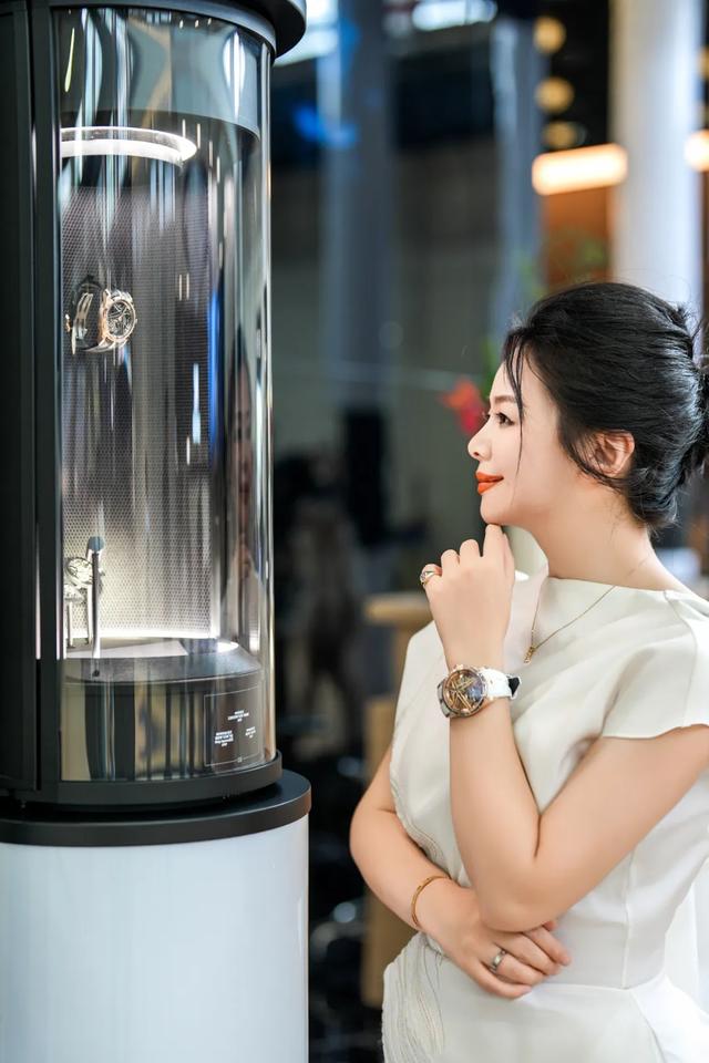 �����ľ�ǧ�����ˣ�������ѡ�޽ܶűˣ����ӷ��ִ�ʦ���������ģ�