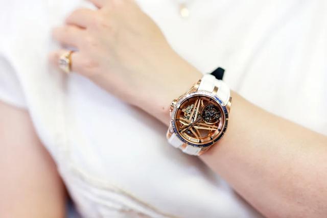 �����ľ�ǧ�����ˣ�������ѡ�޽ܶűˣ����ӷ��ִ�ʦ���������ģ�