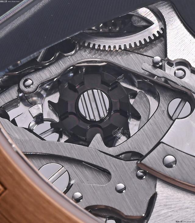 ����30�򣬱��ᡰ��ɼơ����ѷ��б��ġ��컨�塱��������