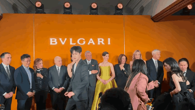 宝格丽这一夜,29岁和37岁刘亦菲同台,才明白啥是顶级绝美