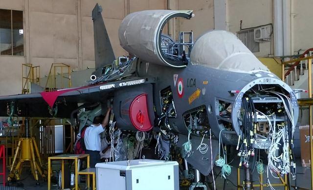 ����졢ˤ�ɻ���ӡ�Ⱦ�������Ĳ��У����ǹ����ڹ����ͣ�