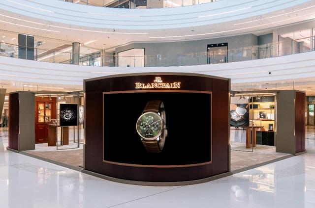 ������ʦ���꾭��Vϵ�����չ�����������ʢ��Ļ